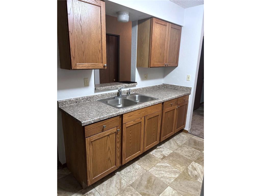 1421 Lake Avenue NW #410 Willmar MN 56201 7057599 image2