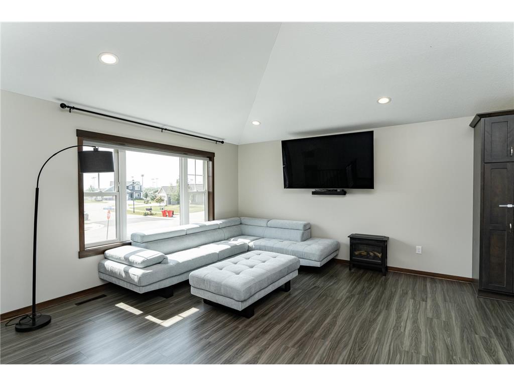 1421 Tunbridge Place NE Byron MN 55920 7001875 image7