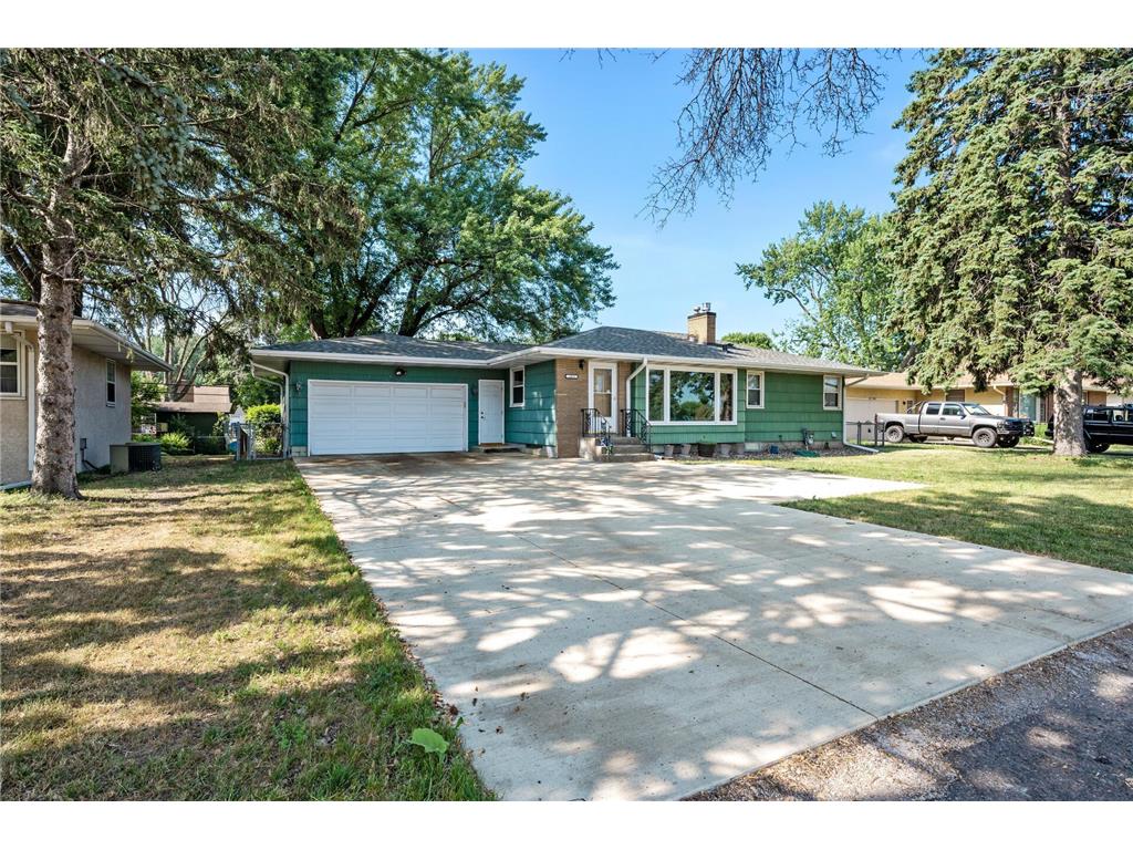 1422 County Road B W, Roseville, MN, 55113 MLS 6388901 Edina Realty