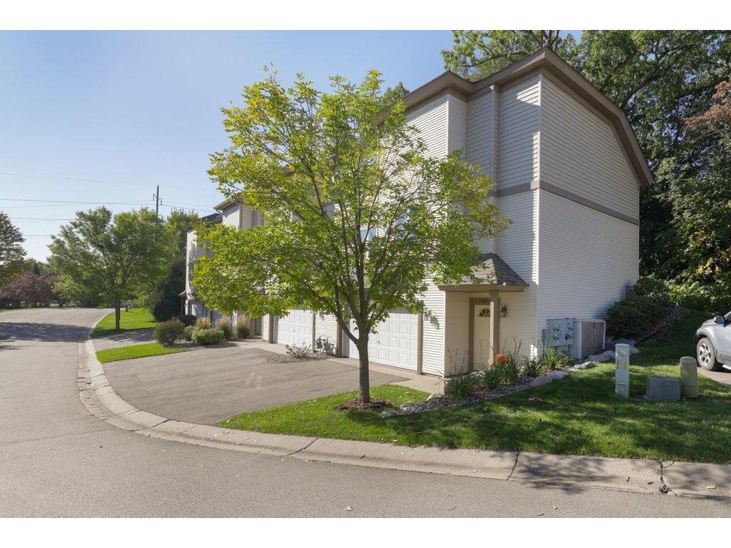 1422 McAndrews Road E, Burnsville, MN 55337 MLS 6106841 Edina Realty