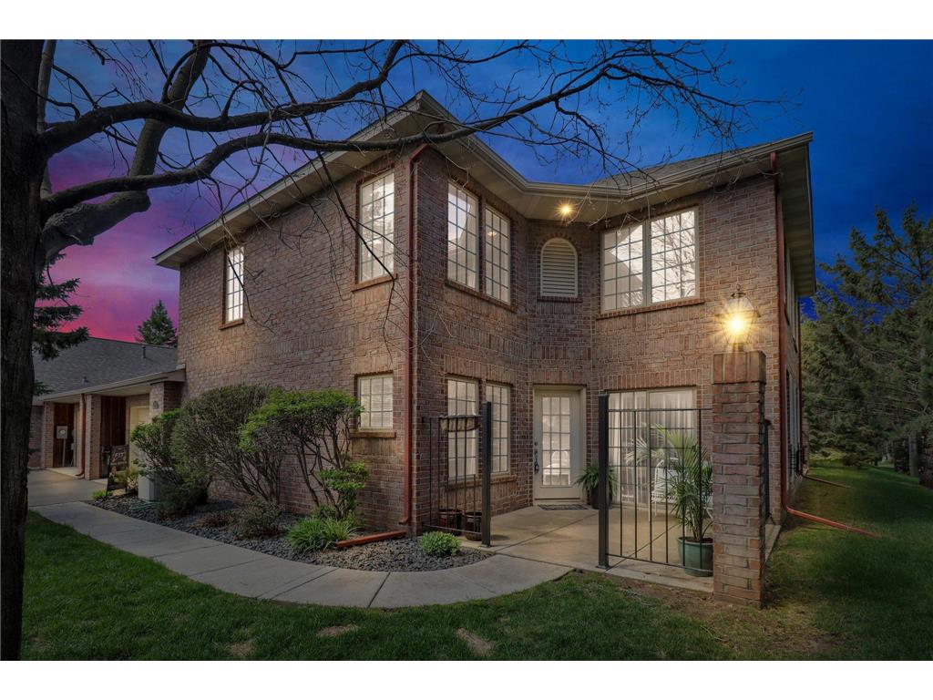 1423 Hunter Hill Road Hudson WI 54016 6704132 image1