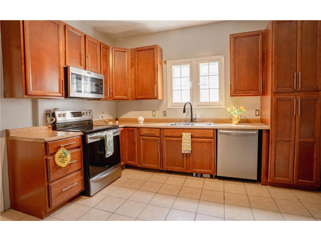 1423 Penn Avenue N Minneapolis MN 55411 7035415 image10