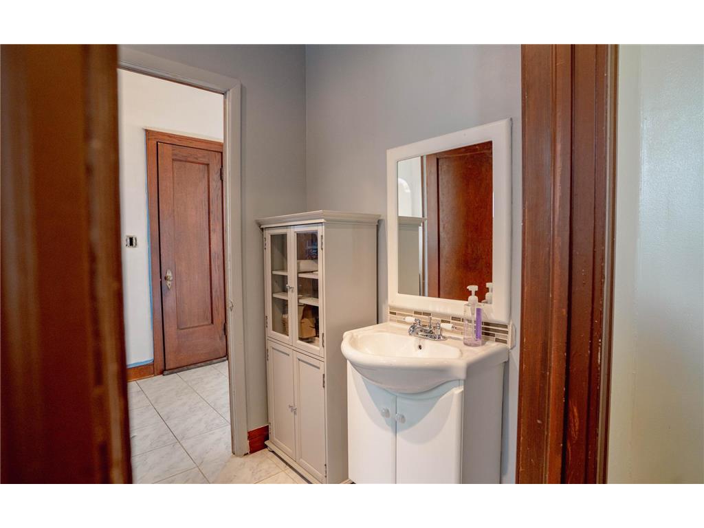 1423 Penn Avenue N Minneapolis MN 55411 7035415 image4