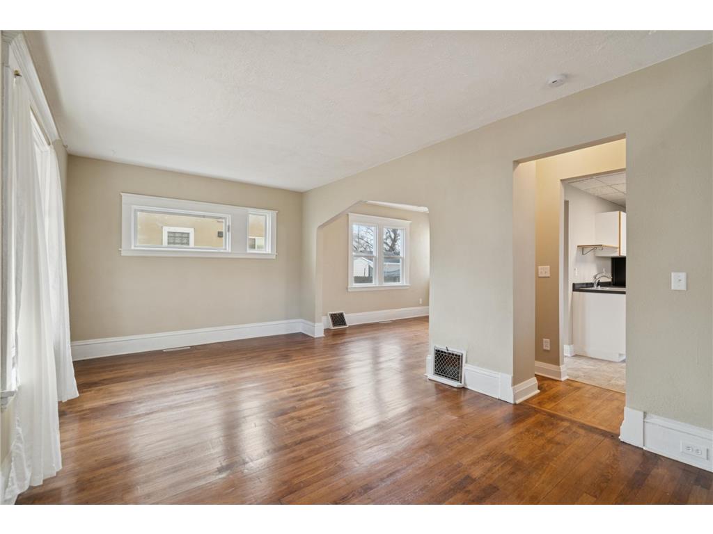 1423 Upton Avenue N Minneapolis MN 55411 6820931 image10