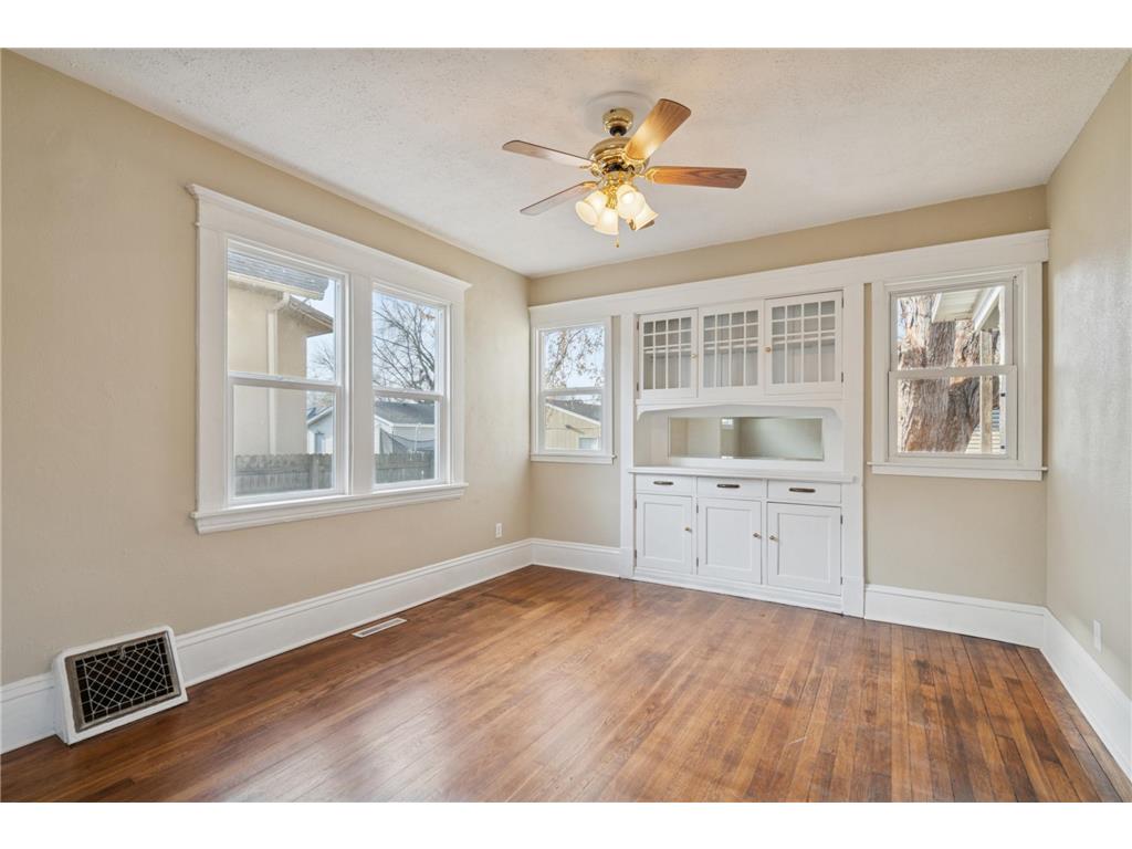 1423 Upton Avenue N Minneapolis MN 55411 6820931 image15