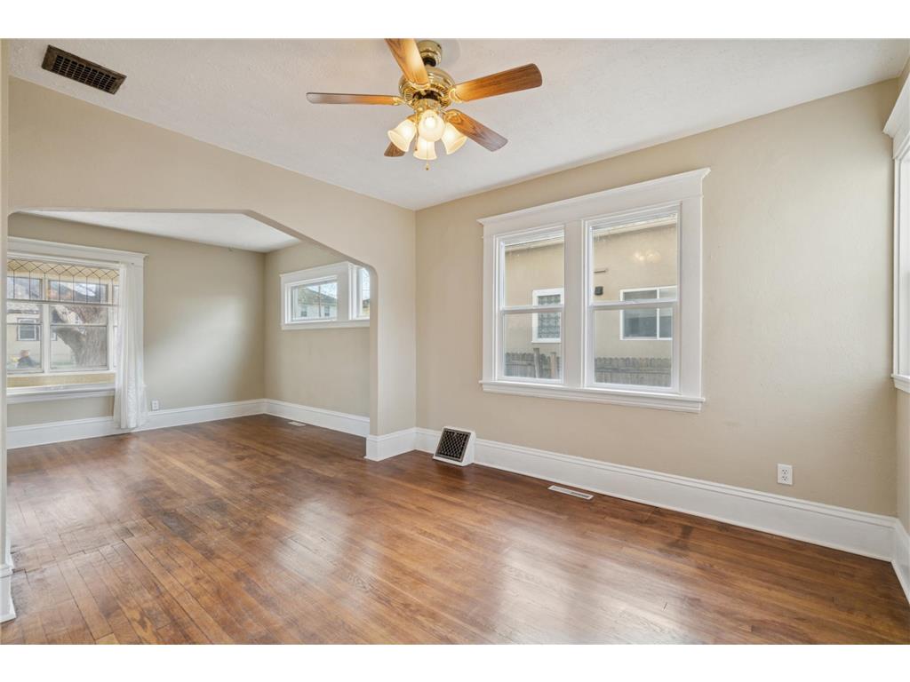 1423 Upton Avenue N Minneapolis MN 55411 6820931 image16