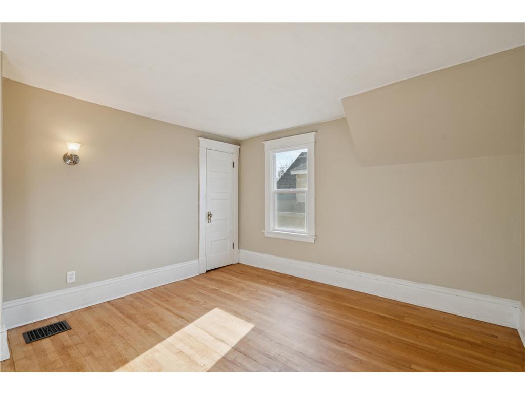 1423 Upton Avenue N Minneapolis MN 55411 6820931 image23