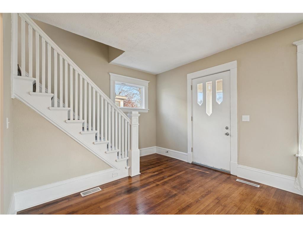 1423 Upton Avenue N Minneapolis MN 55411 6820931 image8