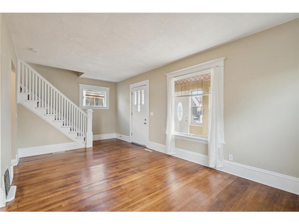 1423 Upton Avenue N Minneapolis MN 55411 6820931 image9