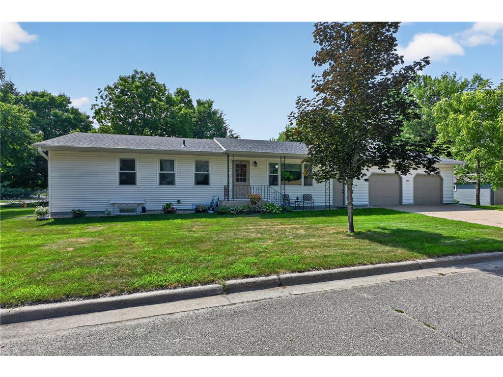 1424 Ash Street Alexandria MN 56308 7108687 image1