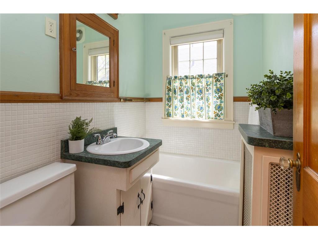 1424 Edgerton Street Saint Paul MN 55130 7065033 image23