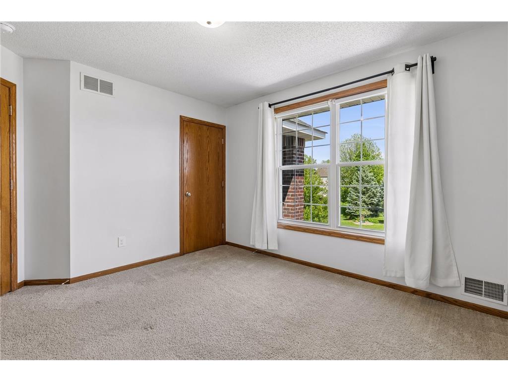 14255 Footbridge Way Apple Valley MN 55124 6782043 image40