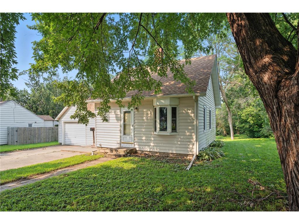 1427 Baxter Avenue N Glencoe MN 55336 6765830 image1