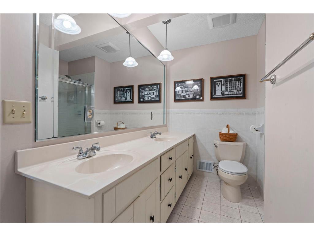 14275 Garland Avenue Apple Valley MN 55124 7059841 image26