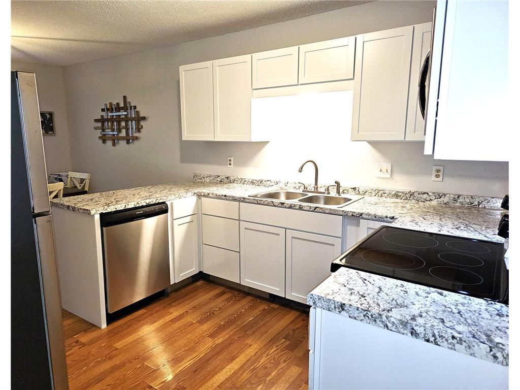 1428 Hilo Avenue N Oakdale MN 55128 6437137 image1