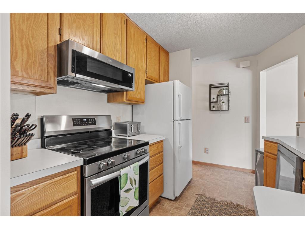 14282 Empire Avenue Apple Valley MN 55124 7095654 image10