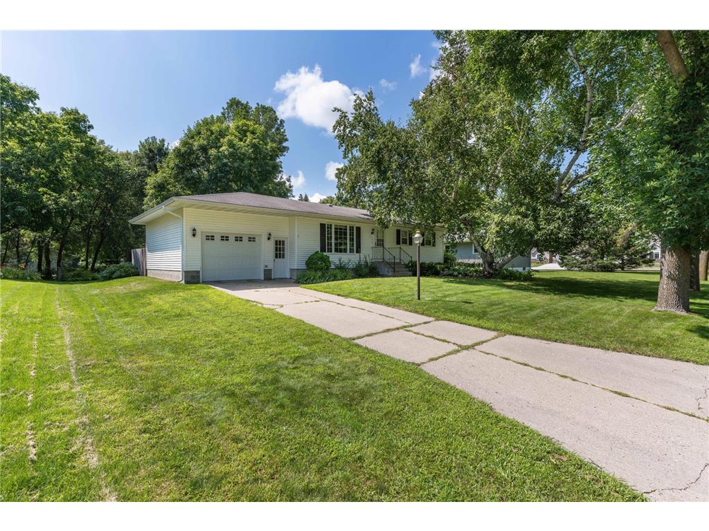143 W Hillside Avenue Fergus Falls MN 56537 6586452 image1