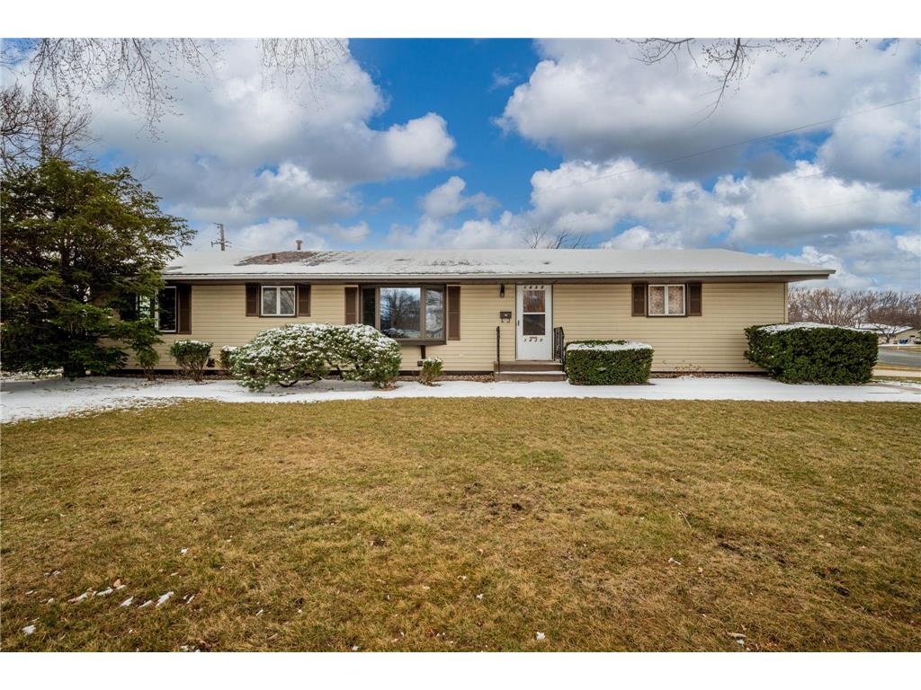 1430 10th Avenue W Shakopee MN 55379 6507028 image1