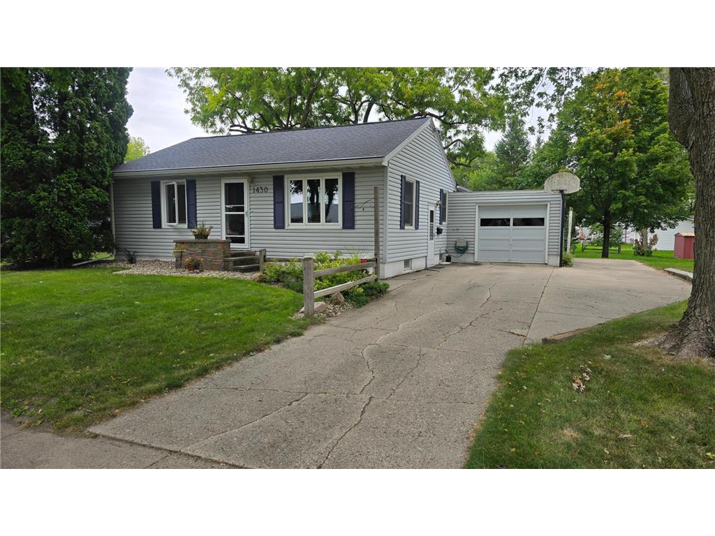 1430 N Park Street Fairmont MN 56031 6817474 image1