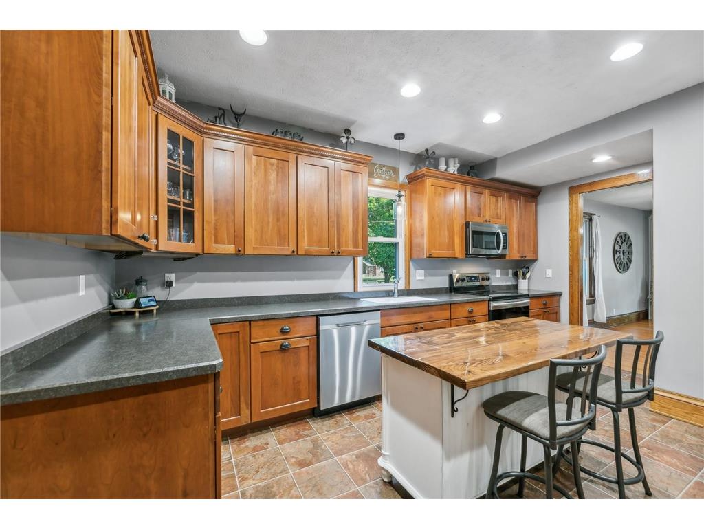 1431 Ford Avenue N Glencoe MN 55336 6582938 image1