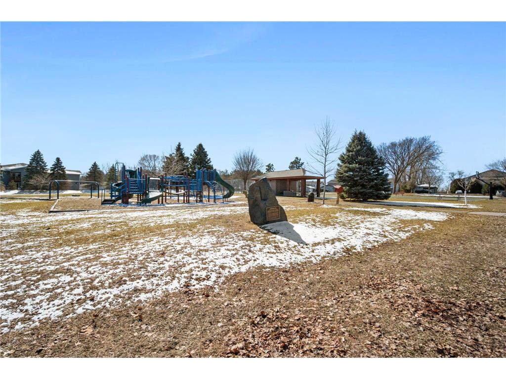 1431 Hazelcrest Drive Hudson WI 54016 7034912 image25