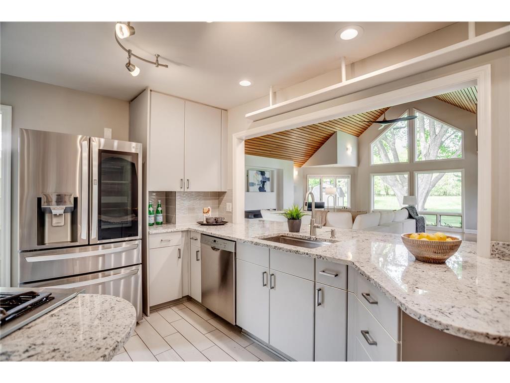 1431 Spring Valley Road Golden Valley MN 55422 7049566 image11