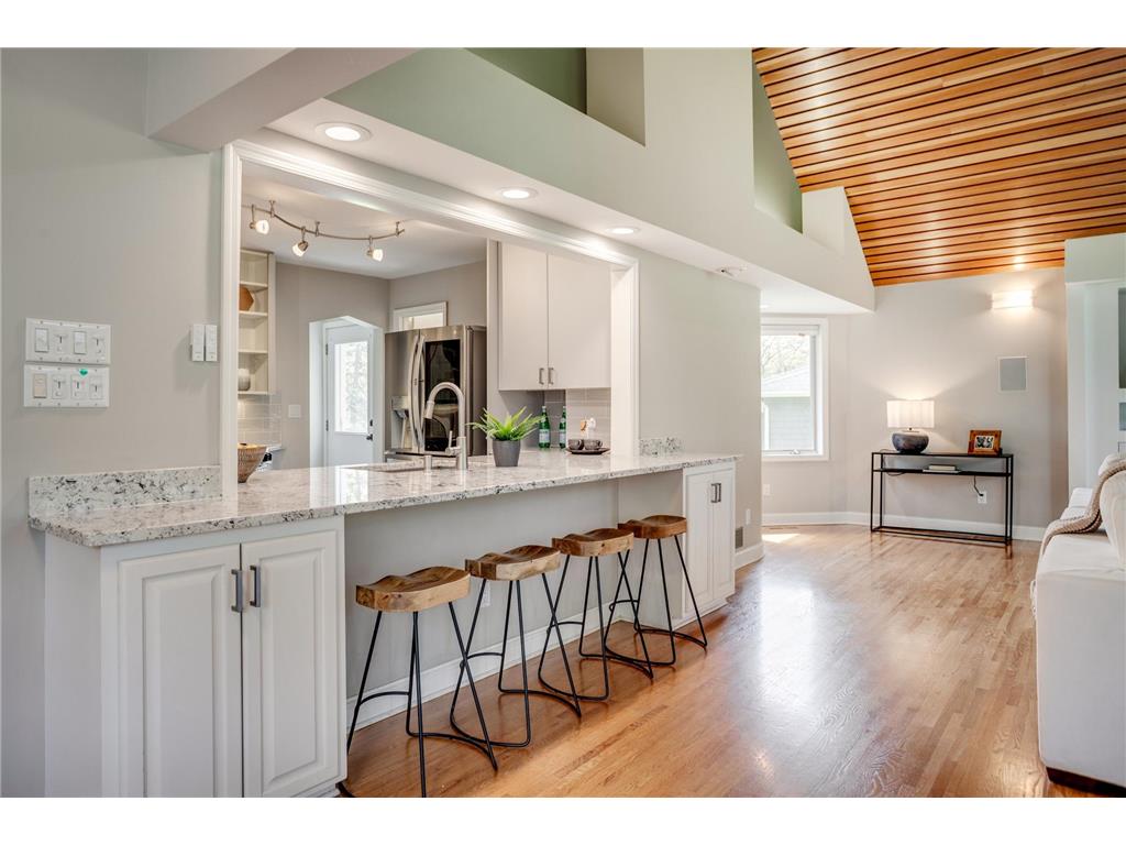 1431 Spring Valley Road Golden Valley MN 55422 7049566 image14