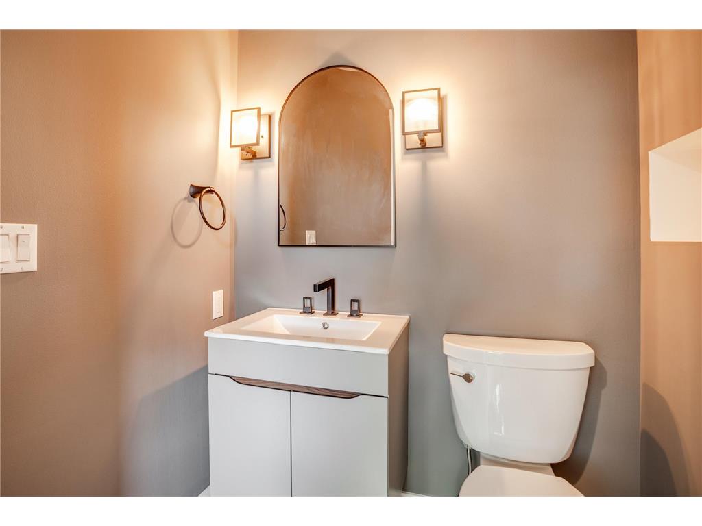 1431 Spring Valley Road Golden Valley MN 55422 7049566 image27