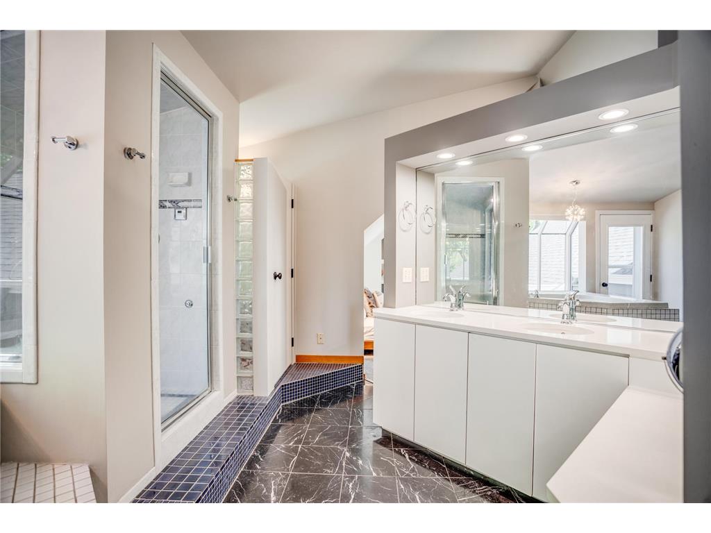 1431 Spring Valley Road Golden Valley MN 55422 7049566 image39