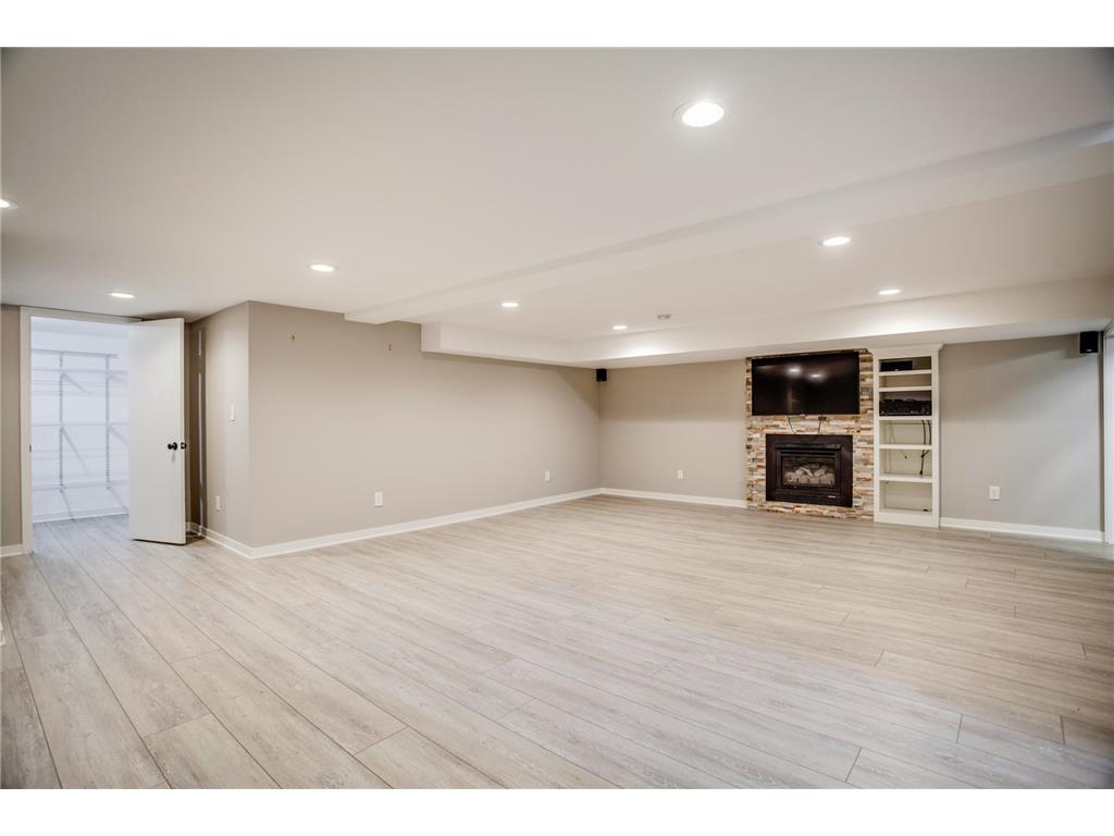 1431 Spring Valley Road Golden Valley MN 55422 7049566 image46