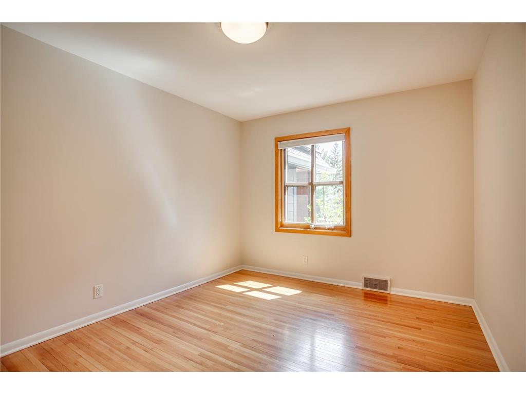 1431 Spring Valley Road Golden Valley MN 55422 7049566 image47