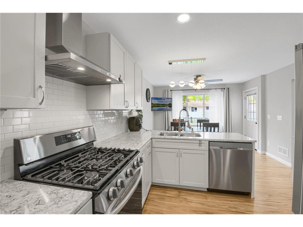 1431 Sumter Avenue N Golden Valley MN 55427 7052708 image2
