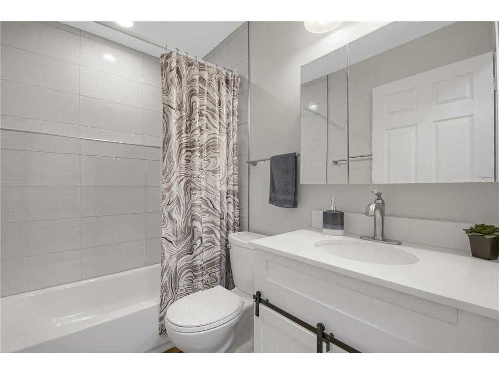 1431 Sumter Avenue N Golden Valley MN 55427 7052708 image24