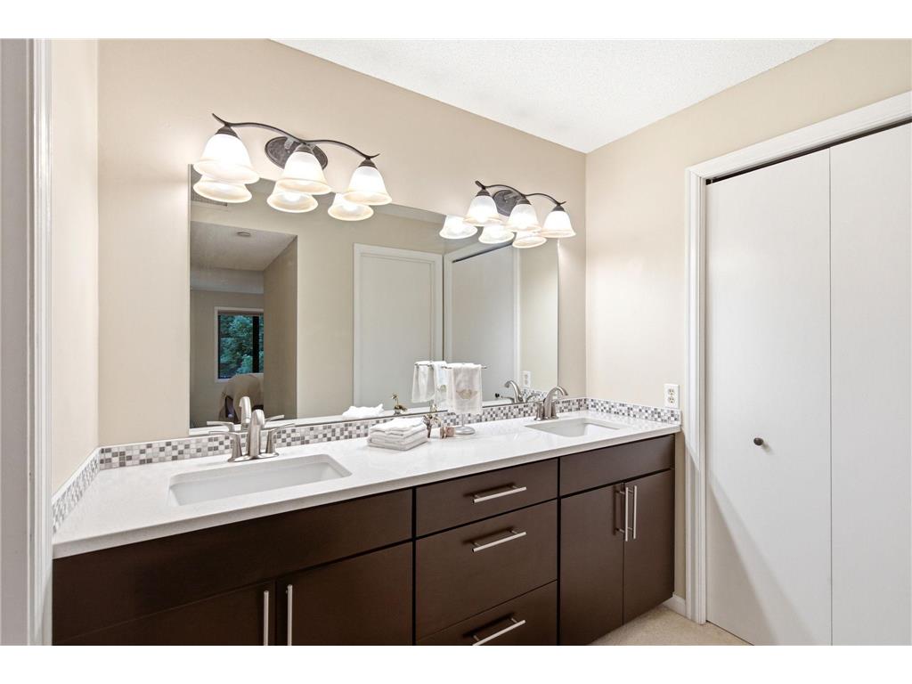 14319 Stewart Lane #207 Minnetonka MN 55345 - Glen 7101718 image15