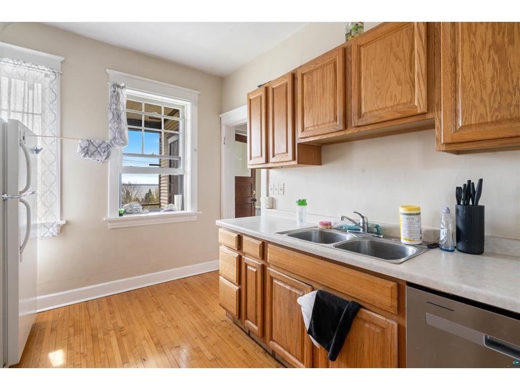 1432 E 4th Street Duluth MN 55805 7080469 image6