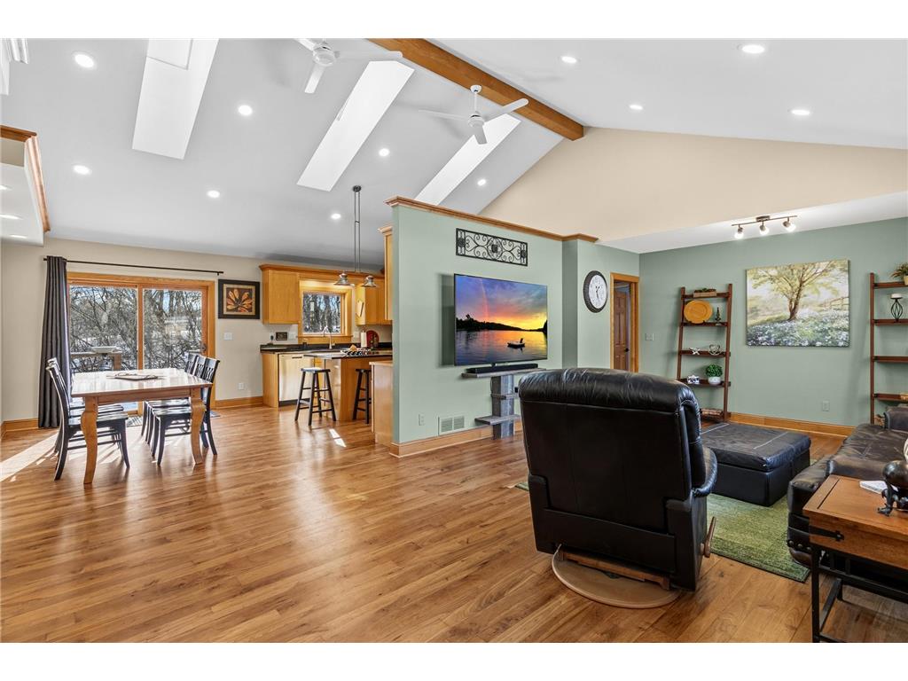 1432 Rose Place Roseville MN 55113 6812077 image10