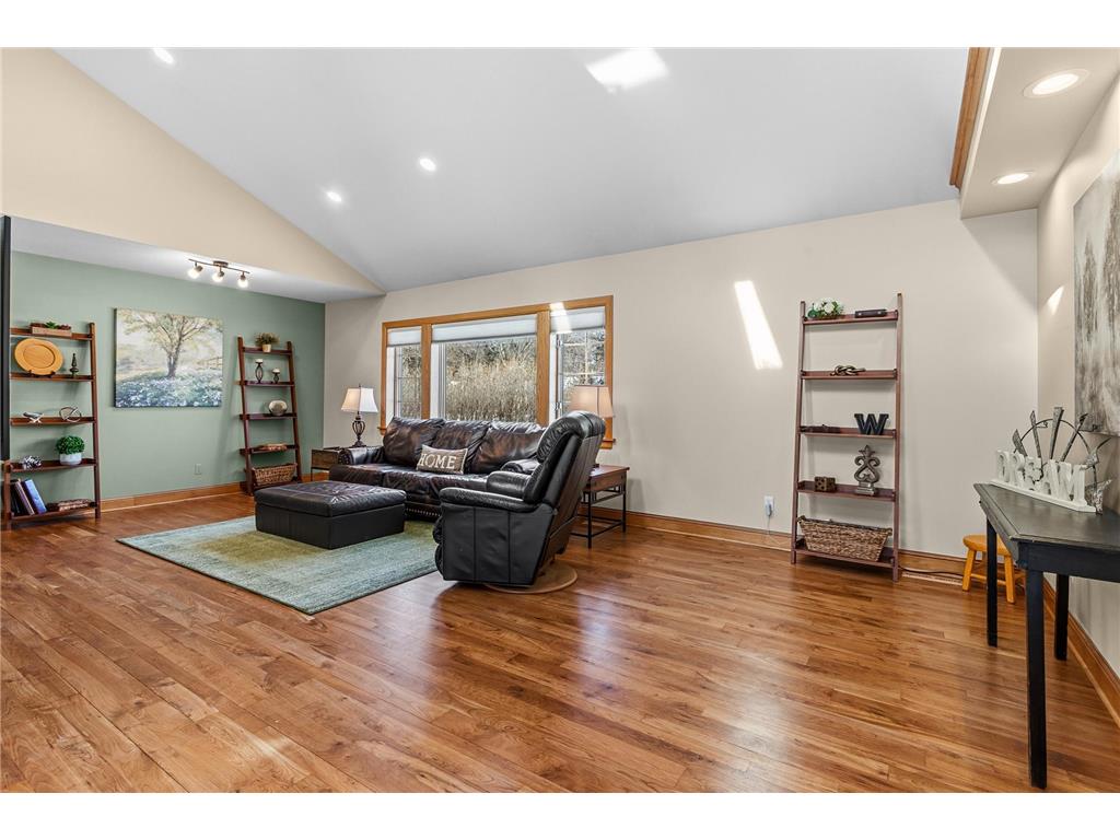 1432 Rose Place Roseville MN 55113 6812077 image12