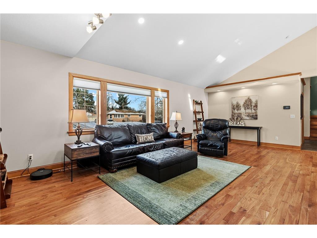 1432 Rose Place Roseville MN 55113 6812077 image14