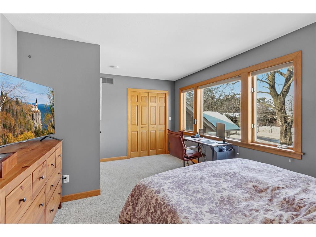 1432 Rose Place Roseville MN 55113 6812077 image24