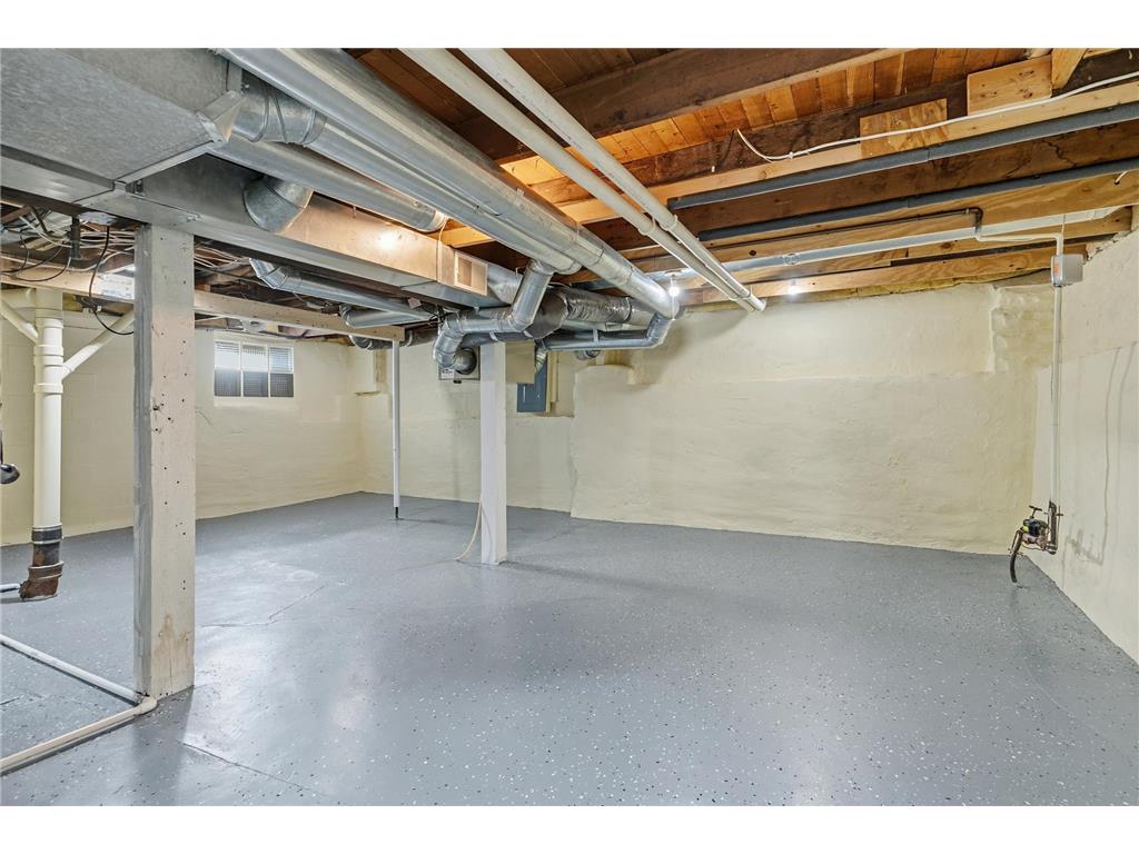 1432 Rose Place Roseville MN 55113 6812077 image29