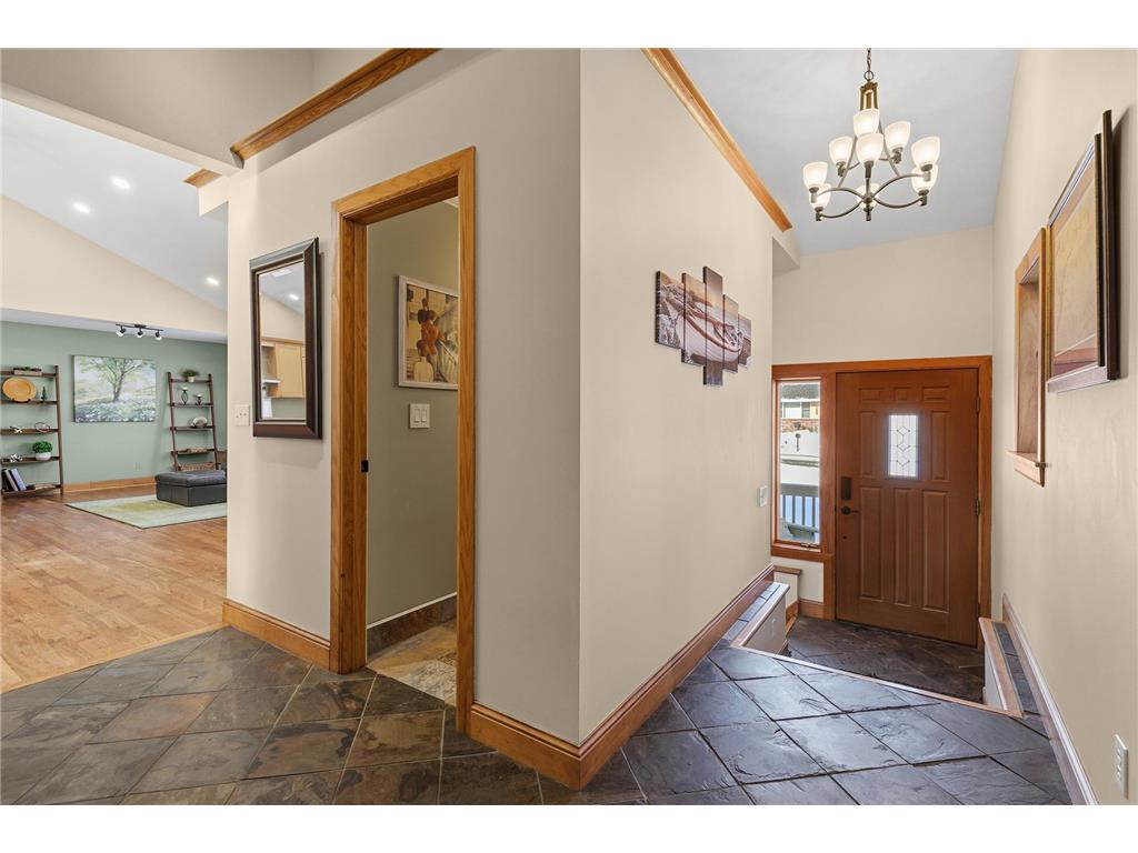 1432 Rose Place Roseville MN 55113 6812077 image3