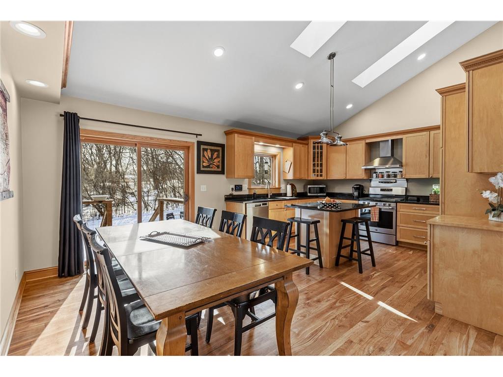 1432 Rose Place Roseville MN 55113 6812077 image5