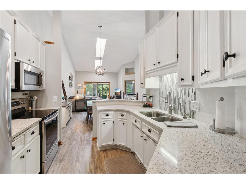 14327 Embassy Way Apple Valley MN 55124 6383927 image1
