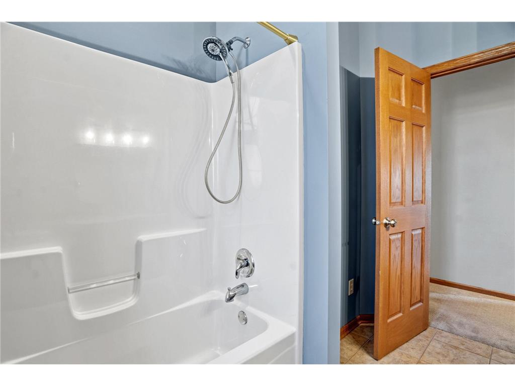 1433 10th Street Circle SE New Prague MN 56071 7014813 image20