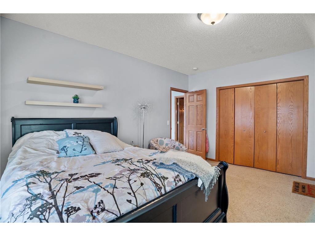 1433 10th Street Circle SE New Prague MN 56071 7014813 image33