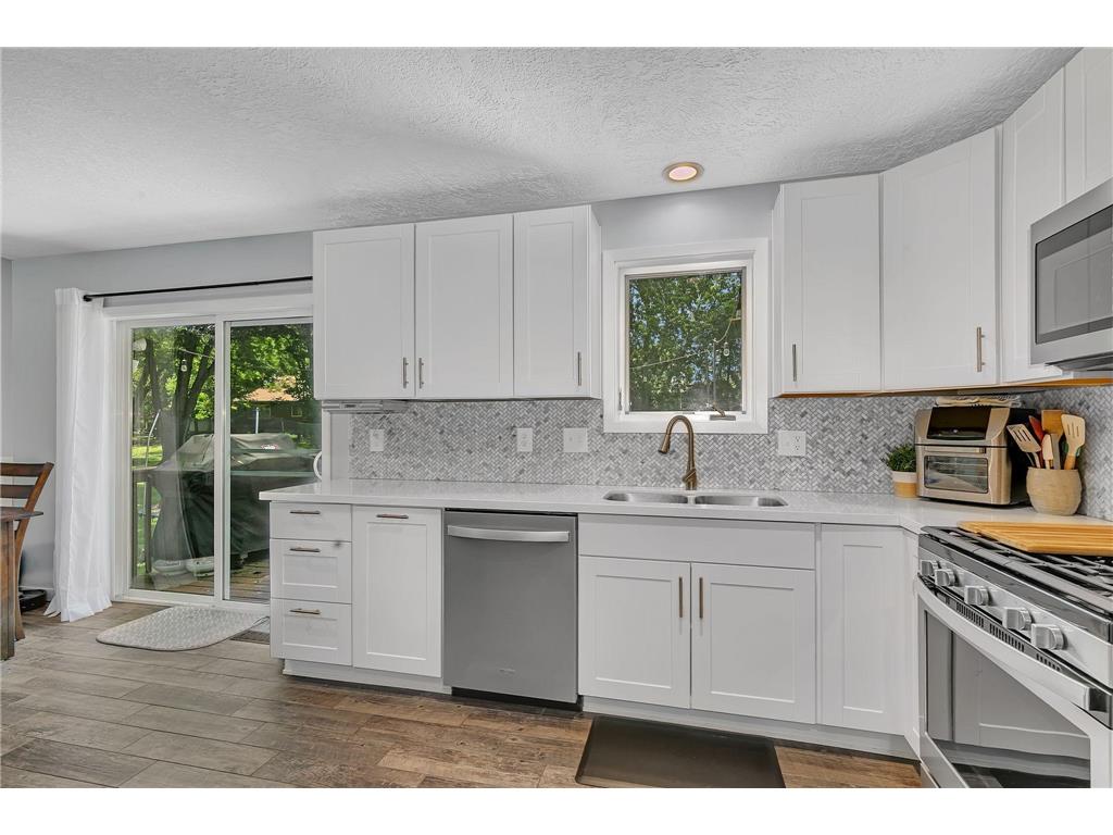 1433 Riverside Avenue N Sartell MN 56377 7092493 image2