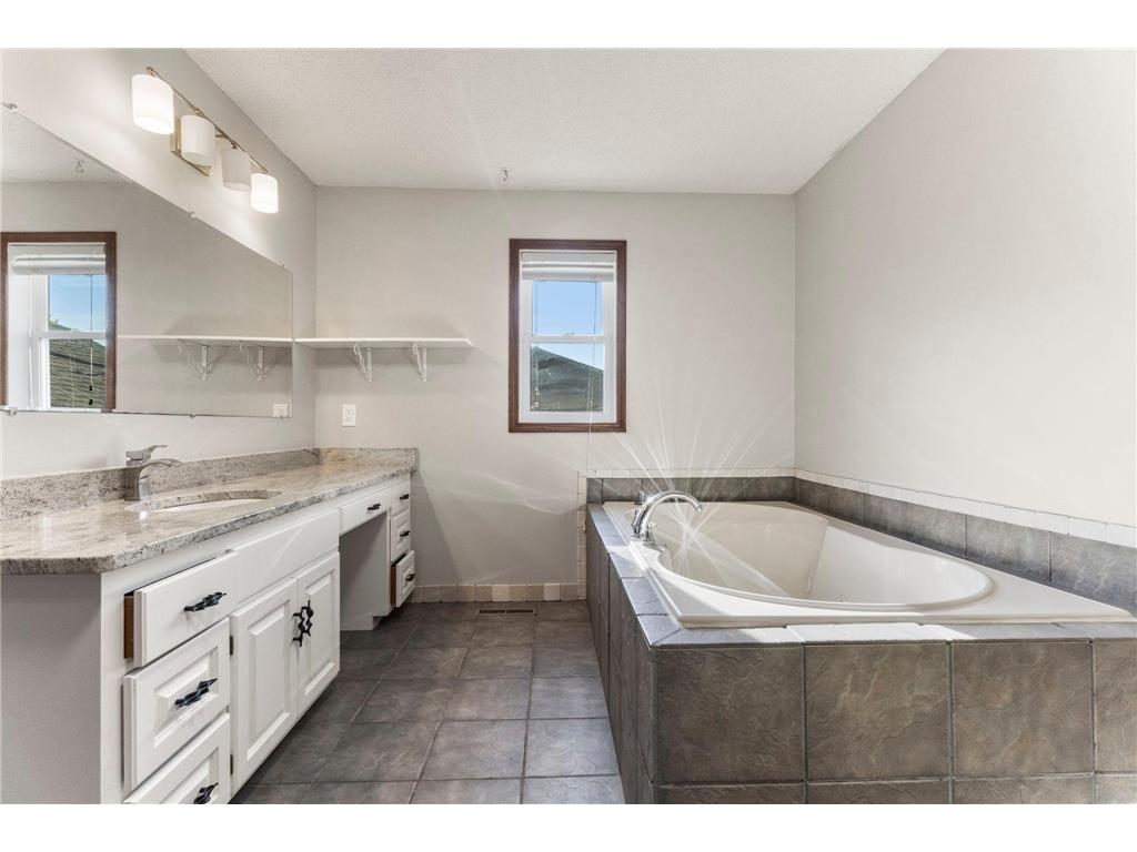 1434 Eastlake Drive Chaska MN 55318 7111238 image18