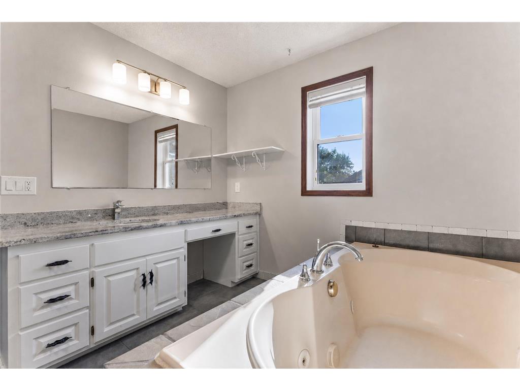 1434 Eastlake Drive Chaska MN 55318 7111238 image20