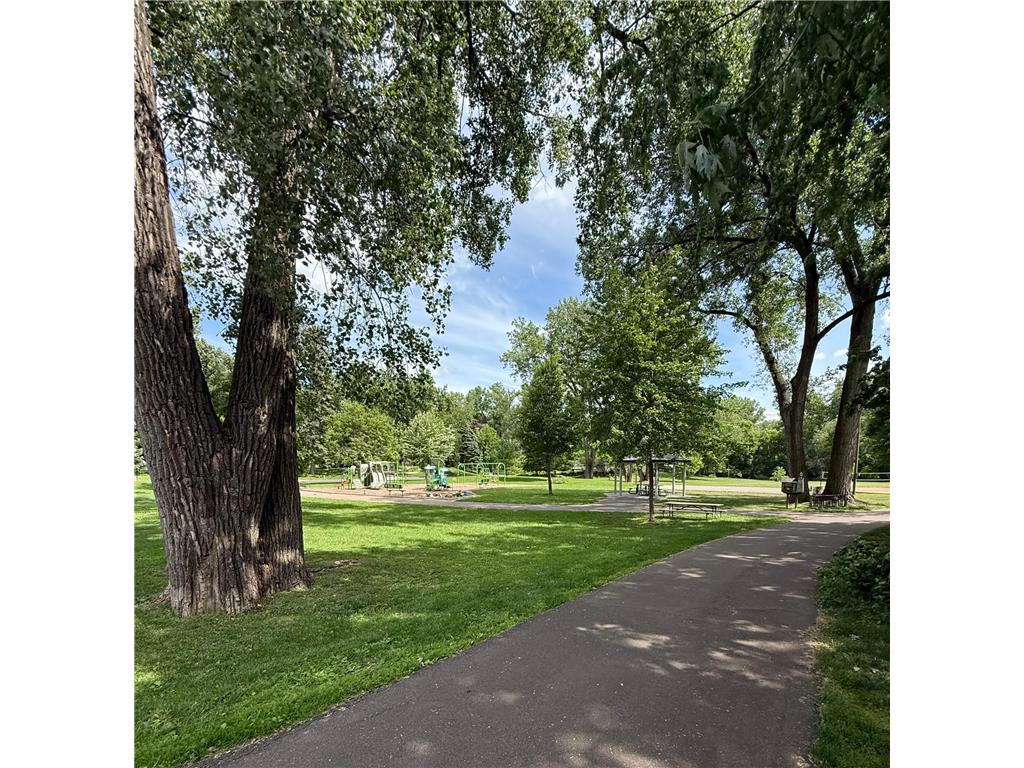 1435 Tyrol Trail Golden Valley MN 55416 7086880 image60