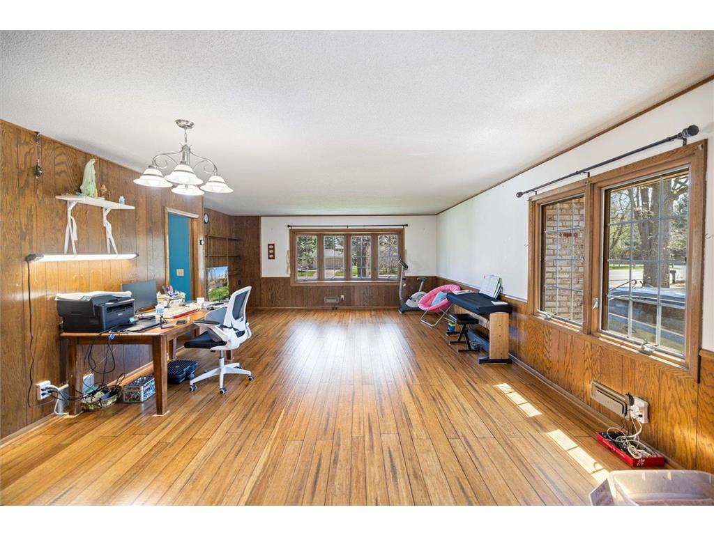 1436 E Old Shakopee Road Bloomington MN 55425 7056330 image11
